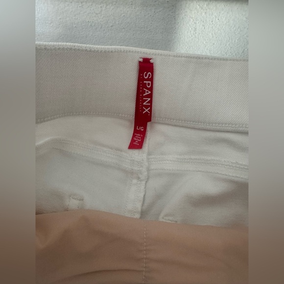 Spanx Distressed Denim Pull on SKINNY White Legging Shaping Raw Hem Size Large - Picture 11 of 11